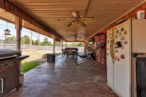 Exterior - 1073 Harrison St, Harrah, OK 73045 photo 7 of 9