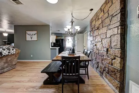 Dining - 1073 Harrison St, Harrah, OK 73045 photo 2 of 3