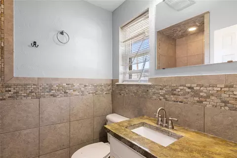 Bath - 3712 N Eagle Ln, Bethany, OK 73008 photo 1 of 2