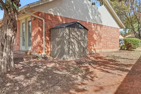 Exterior - 1908 Gray Fox Dr, Edmond, OK 73003 photo 4 of 5