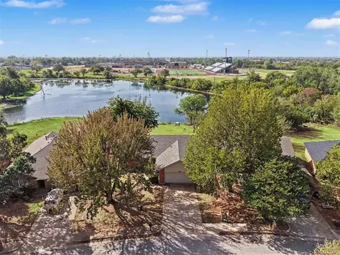 View/Area - 1908 Gray Fox Dr, Edmond, OK 73003 photo 4 of 7