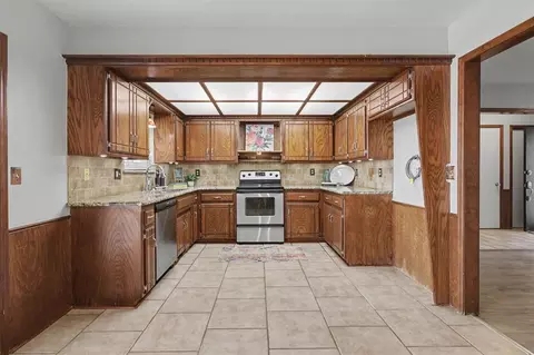 Kitchen - 1908 Gray Fox Dr, Edmond, OK 73003 photo 1 of 4