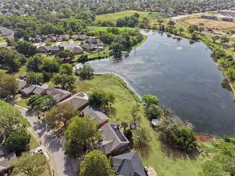 View/Area - 1908 Gray Fox Dr, Edmond, OK 73003 photo 6 of 7