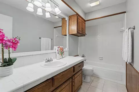 Bath - 1908 Gray Fox Dr, Edmond, OK 73003 photo 3 of 3