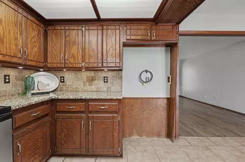 Kitchen - 1908 Gray Fox Dr, Edmond, OK 73003 photo 4 of 4