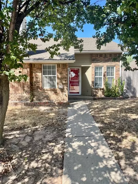 Exterior - 2137 Goodrich Dr, Moore, OK 73170 photo 2 of 3