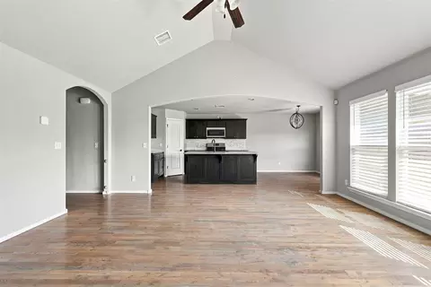 Living - 3405 E Sandusky St, Broken Arrow, OK 74014 photo 2 of 2