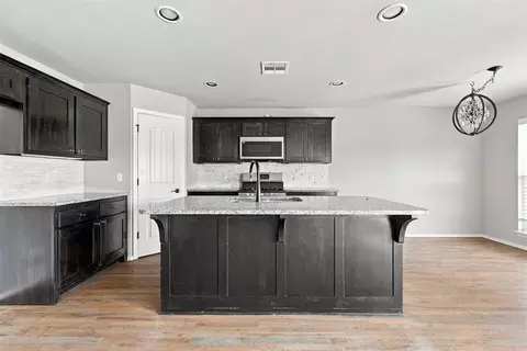 Kitchen - 3405 E Sandusky St, Broken Arrow, OK 74014 photo 2 of 3