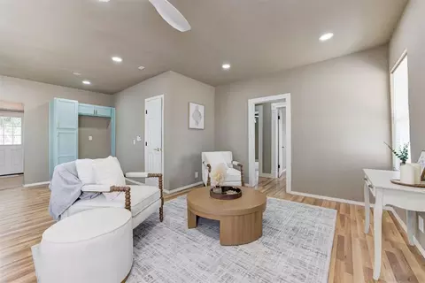 Living - 414 E Perkins Ave, Guthrie, OK 73044 photo 1 of 2