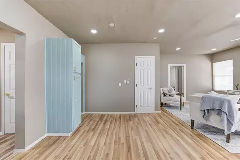 Entry Way - 414 E Perkins Ave, Guthrie, OK 73044 photo 1 of 1