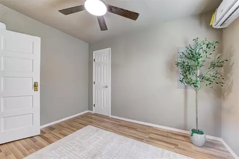 Bedroom - 414 E Perkins Ave, Guthrie, OK 73044 photo 5 of 5