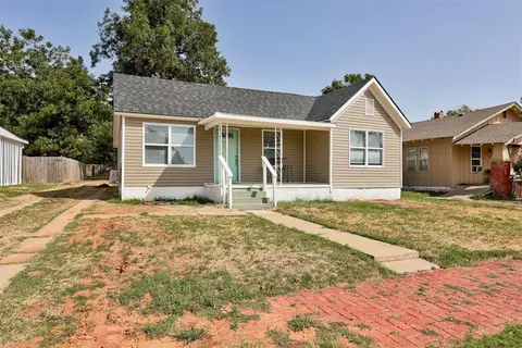 Exterior - 414 E Perkins Ave, Guthrie, OK 73044 photo 2 of 7