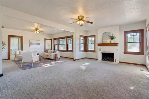 Living - 401 E Van Buren St, Crescent, OK 73028 photo 3 of 8