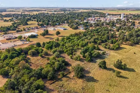 View/Area - 401 E Van Buren St, Crescent, OK 73028 photo 3 of 4
