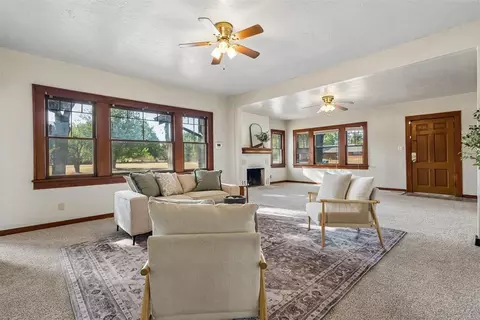 Living - 401 E Van Buren St, Crescent, OK 73028 photo 6 of 8