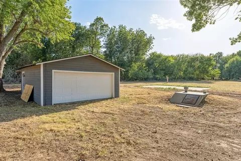 Other - 401 E Van Buren St, Crescent, OK 73028 photo 4 of 8