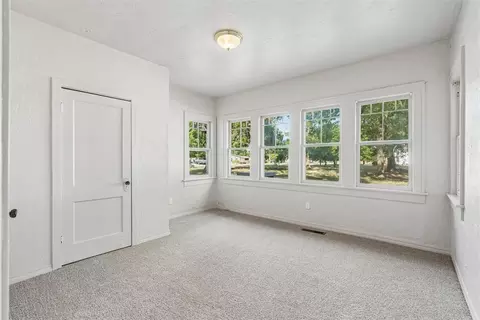 Bedroom - 401 E Van Buren St, Crescent, OK 73028 photo 1 of 3