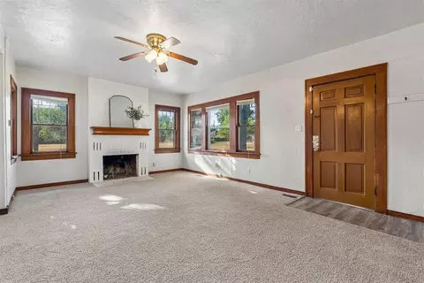 Living - 401 E Van Buren St, Crescent, OK 73028 photo 2 of 8