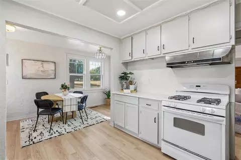 Kitchen - 401 E Van Buren St, Crescent, OK 73028 photo 1 of 5