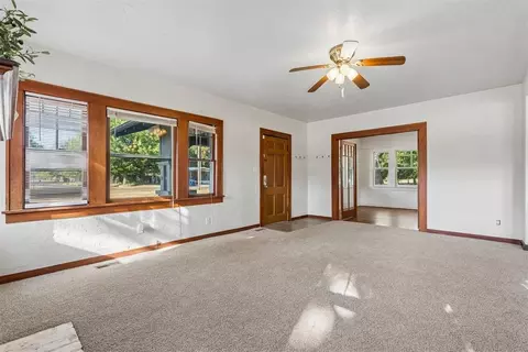 Living - 401 E Van Buren St, Crescent, OK 73028 photo 1 of 8