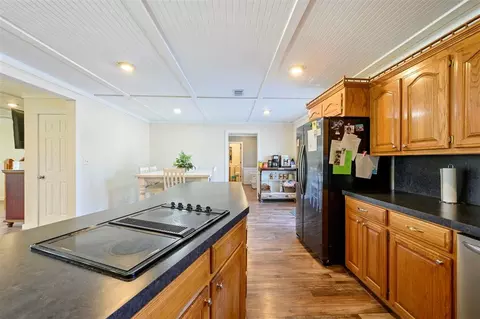 Kitchen - 237 Baggs Hill Ln, Broken Bow, OK 74728 photo 4 of 5