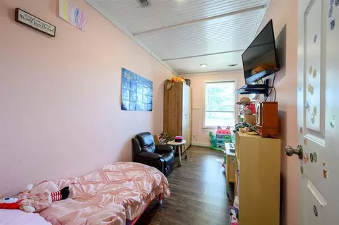 Bedroom - 237 Baggs Hill Ln, Broken Bow, OK 74728 photo 4 of 11