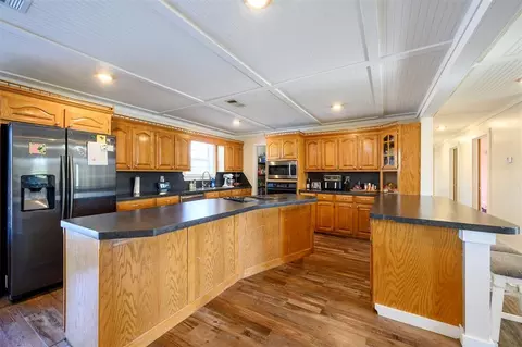 Kitchen - 237 Baggs Hill Ln, Broken Bow, OK 74728 photo 2 of 5