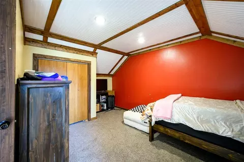 Bedroom - 237 Baggs Hill Ln, Broken Bow, OK 74728 photo 9 of 11