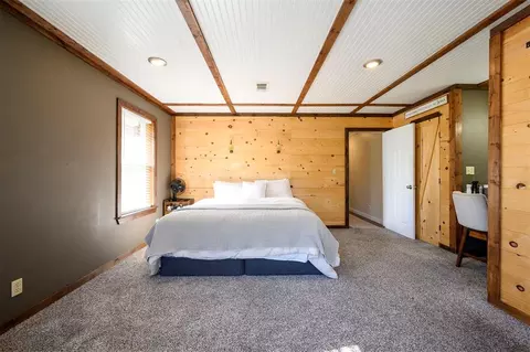 Bedroom - 237 Baggs Hill Ln, Broken Bow, OK 74728 photo 2 of 11