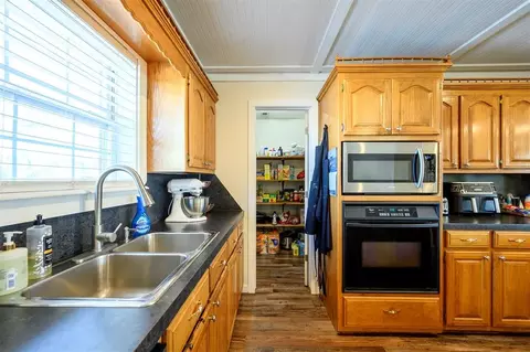 Kitchen - 237 Baggs Hill Ln, Broken Bow, OK 74728 photo 5 of 5