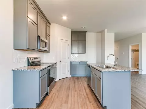 Kitchen - 1713 Oak Way, Tuttle, OK 73089 photo 9 of 10