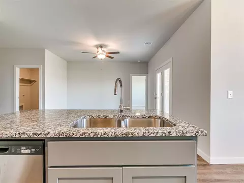 Kitchen - 1713 Oak Way, Tuttle, OK 73089 photo 6 of 10