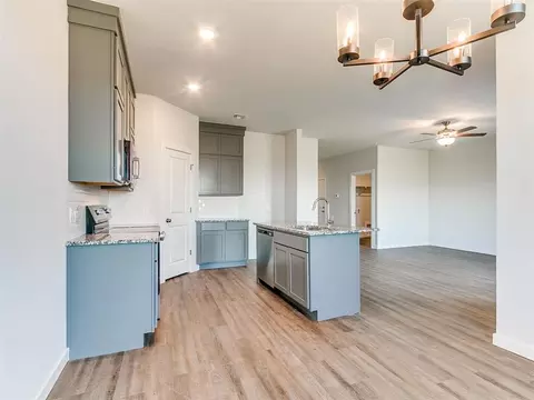 Kitchen - 1713 Oak Way, Tuttle, OK 73089 photo 10 of 10