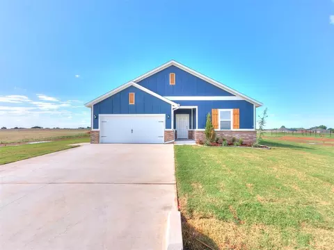 Exterior - 1713 Oak Way, Tuttle, OK 73089 photo 8 of 12