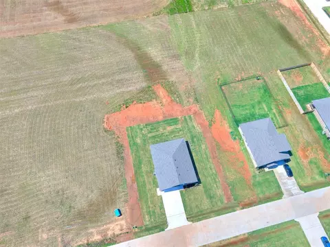 View/Area - 1713 Oak Way, Tuttle, OK 73089 photo 2 of 6