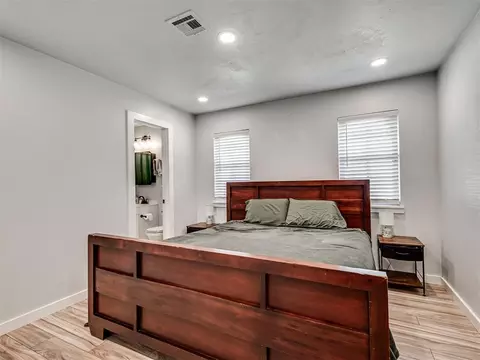 Bedroom - 3216 E Noble Dr, Edmond, OK 73034 photo 2 of 2
