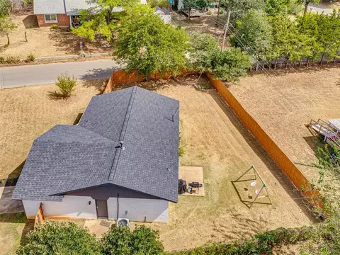 View/Area - 3216 E Noble Dr, Edmond, OK 73034 photo 1 of 5