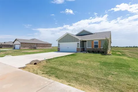 Exterior - 1721 Elm Cir, Tuttle, OK 73089 photo 7 of 9