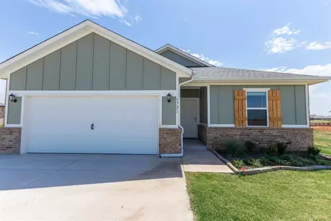 Exterior - 1721 Elm Cir, Tuttle, OK 73089 photo 3 of 9