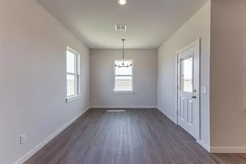 Dining - 1721 Elm Cir, Tuttle, OK 73089 photo 2 of 2