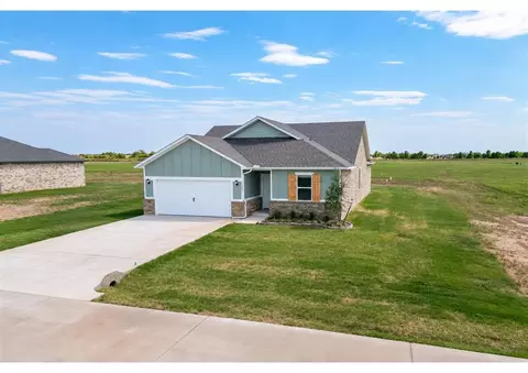 Exterior - 1721 Elm Cir, Tuttle, OK 73089 photo 9 of 9