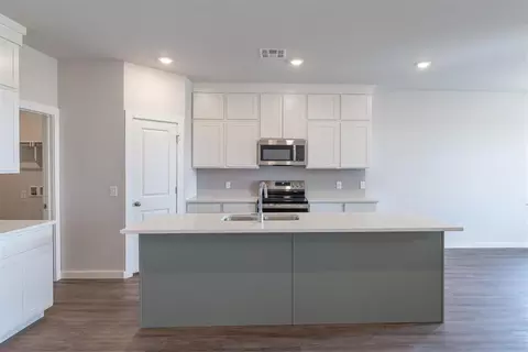 Kitchen - 1721 Elm Cir, Tuttle, OK 73089 photo 1 of 8