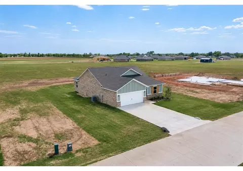 View/Area - 1721 Elm Cir, Tuttle, OK 73089 photo 3 of 7