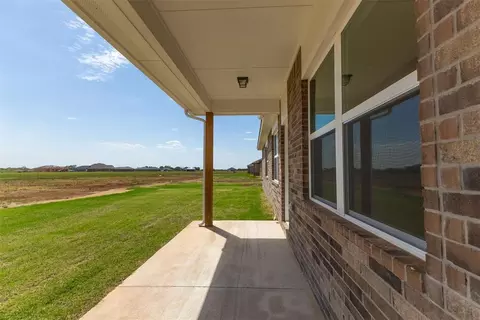 Exterior - 1725 Elm Cir, Tuttle, OK 73089 photo 3 of 11