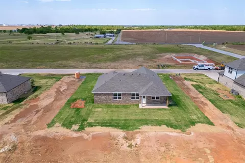 View/Area - 1725 Elm Cir, Tuttle, OK 73089 photo 2 of 7