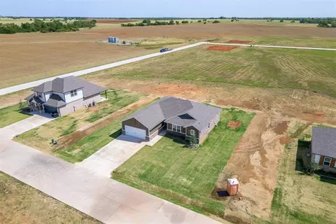 View/Area - 1725 Elm Cir, Tuttle, OK 73089 photo 1 of 7
