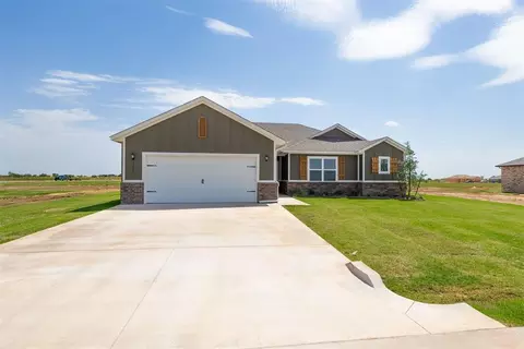 Exterior - 1725 Elm Cir, Tuttle, OK 73089 photo 9 of 11