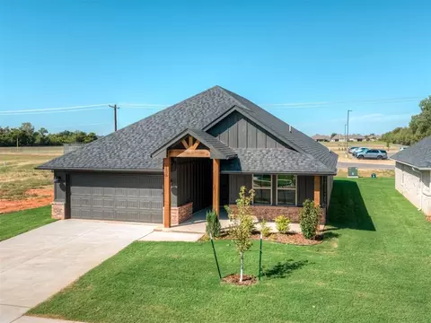 5105 Misty Wood Ln, Mustang, OK 73064
