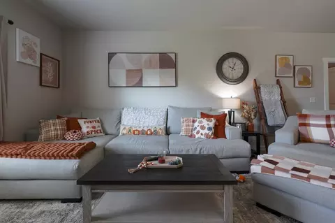 Living - 29273 Spur Cir, Mcloud, OK 74851 photo 1 of 3