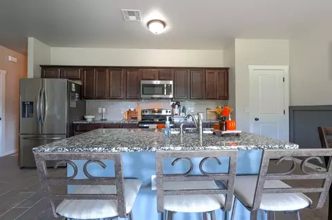 Kitchen - 29273 Spur Cir, Mcloud, OK 74851 photo 6 of 7